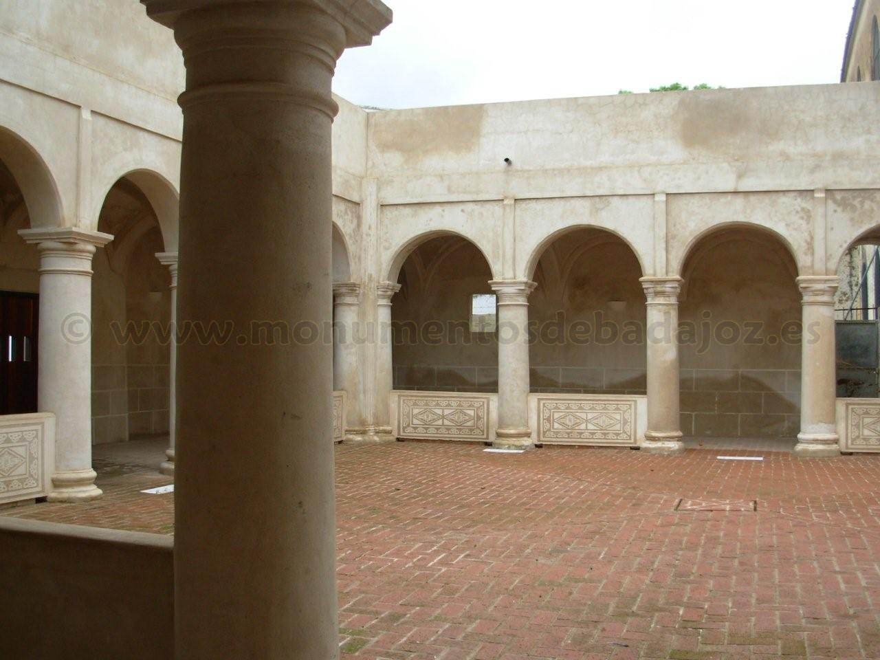 Claustro Menor del Antiguo Convento de San Agustín / Antiguo Cuartel de San Agustín