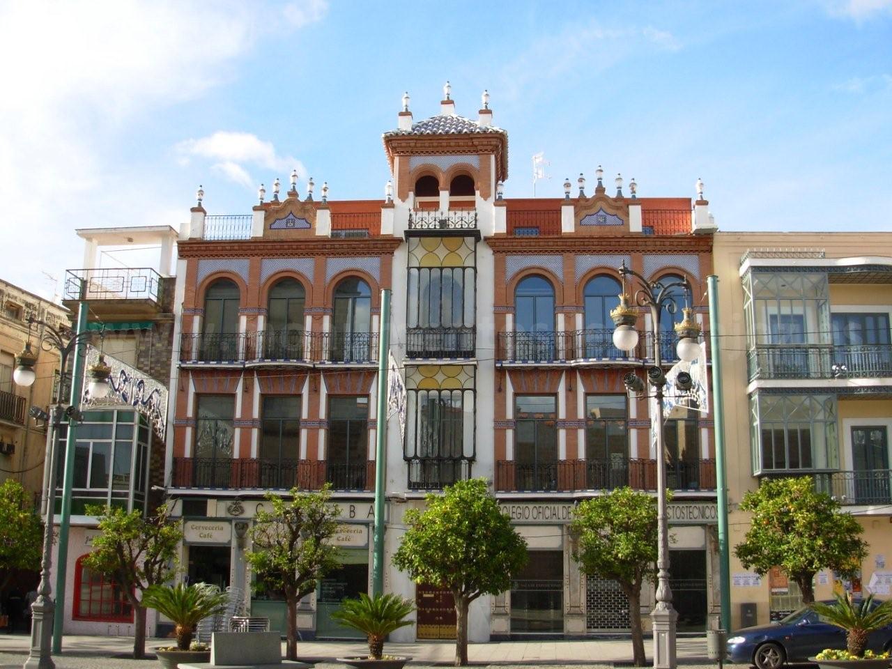 Historicismo regionalista (Regionalismo) en Badajoz: Casa Álvarez-Buiza