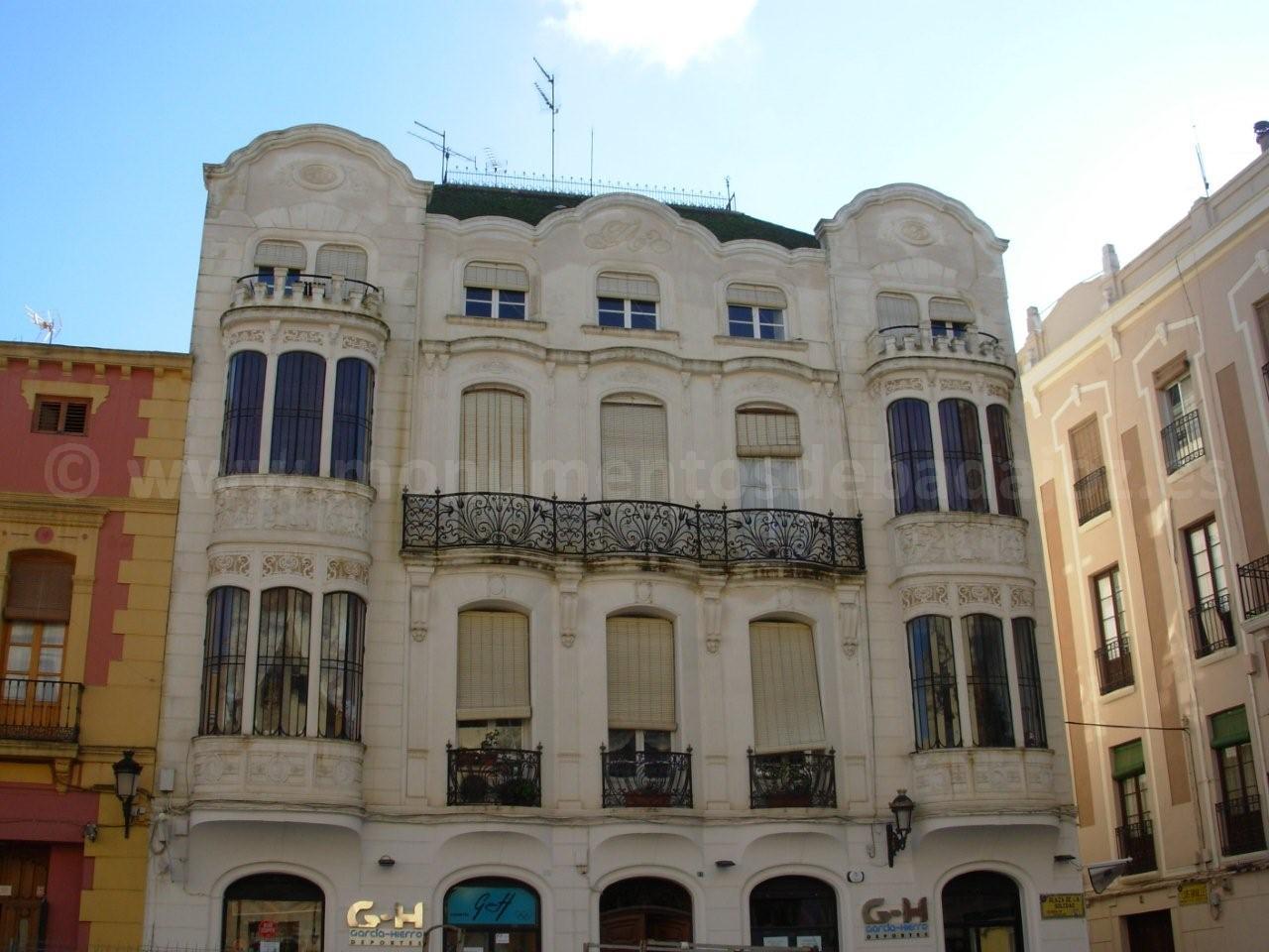 Casa Álvarez, modernismo en la Plaza de La Soledad (Badajoz)
