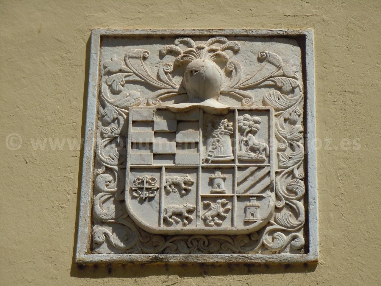 Escudo en la Casa de Manuel Godoy (Badajoz)