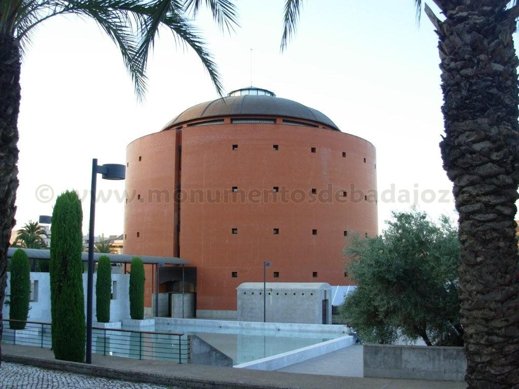 Museo Extremeño e Iberoamericano de Arte Contemporáneo (MEIAC)